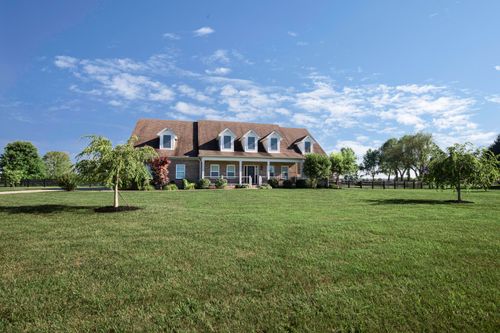 136 King Fisher Way, Midway, KY, 40347-9602 | Card Image