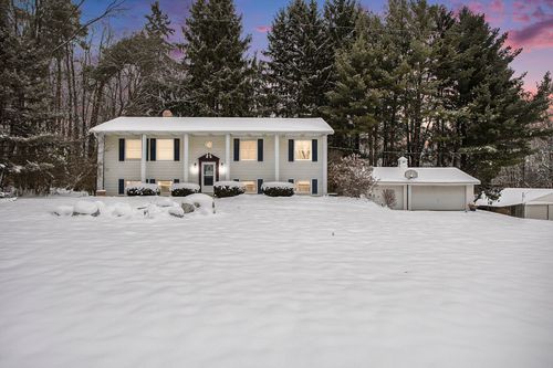 8295 D Dr S, Ceresco, MI, 49033-8700 | Card Image