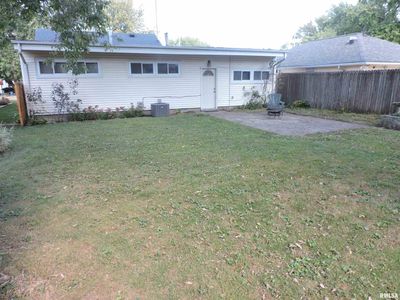 1608 Hamilton Street, House other with 3 bedrooms, 1 bathrooms and null parking in Pekin IL | Image 2