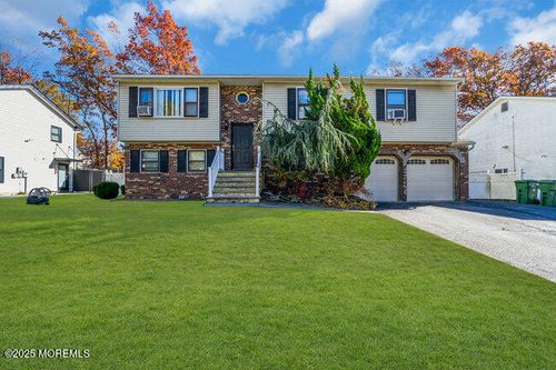 811 Morris Ave, Lakewood, NJ, 08701-5534 | Card Image