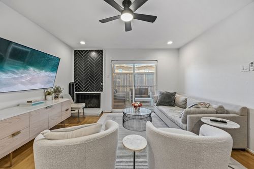 237-4323 Brown St, Dallas, TX, 75219-2537 | Card Image