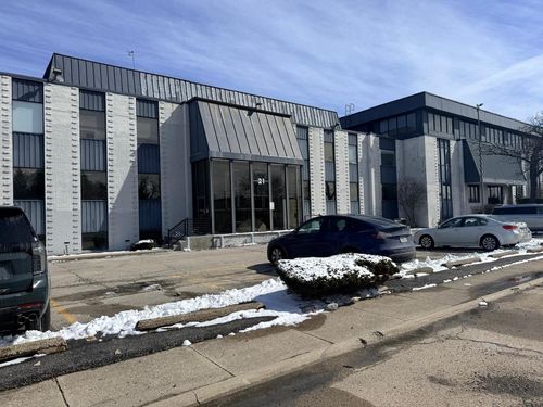 204-21 N Skokie Hwy, Lake Bluff, IL, 60044-1777 | Card Image