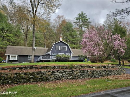 20 Chuck Foster Dr, Hawley, PA, 18428-9600 | Card Image