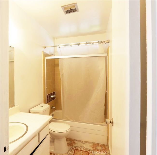 1723 Appleton Way, Condo with 2 bedrooms, 2 bathrooms and 2 parking in Pomona CA | Image 14