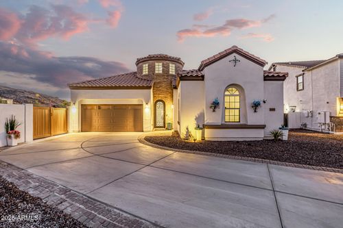 1809 E Gwen St, Phoenix, AZ, 85042-8012 | Card Image