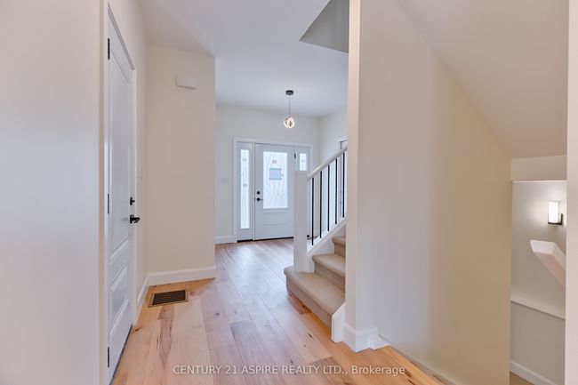 94C Frontenac Cres, House attached with 3 bedrooms, 3 bathrooms and 1 parking in Deep River ON | Image 32
