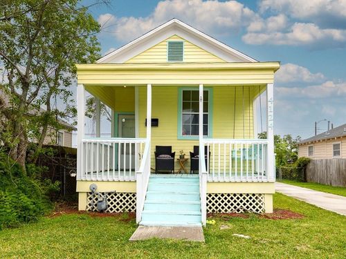 4124 Avenue M 1/2, Galveston, TX, 77550-3948 | Card Image