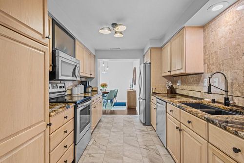 14c-2525 S Shore Drive, Milwaukee, WI, 53207 | Card Image
