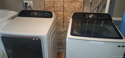 351 Lake Shore Dr, Pine Bush, NY, 12566-7337 | Card Image