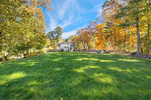 928 Main St, Lynnfield, MA, 01940-1171 | Card Image