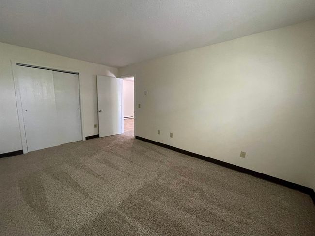 APT-34 - 11 Railroad Ave, Condo with 2 bedrooms, 1 bathrooms and null parking in Derry NH | Image 27