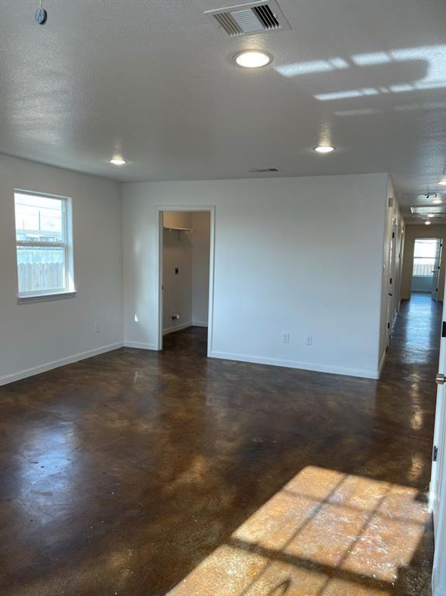 Family Room | Image 6