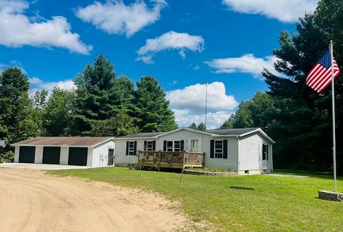 20706 220th Ave, Paris, MI, 49338-9700 | Card Image