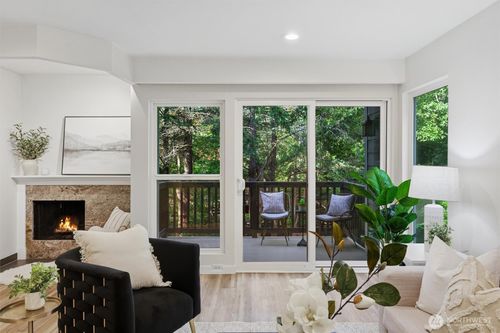 1932-1900 N Northgate Way, Seattle, WA, 98133-8949 | Card Image