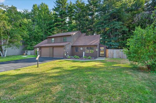 62 Pepperbush Pl, Malta, NY, 12020-4472 | Card Image