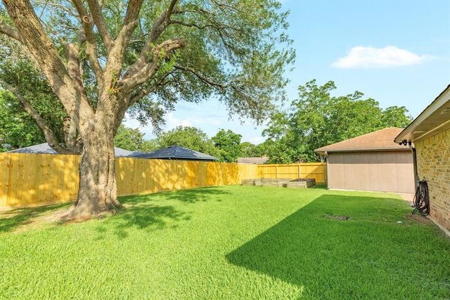 The backyard oasis is just waiting for you to make it your own! Build an outdoor kitchen, covered patio, pool -- the opportunities are endless! And you will be hosting the weekend barbeque while an impromptu game of football or soccer is played. | Image 29