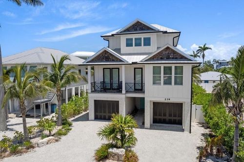 239 S Harbor Dr, HOLMES BEACH, FL, 34217-1919 | Card Image