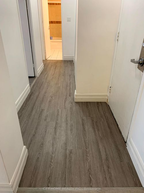 204-1 Massey Sq, East York, ON, M4C5L4 | Card Image