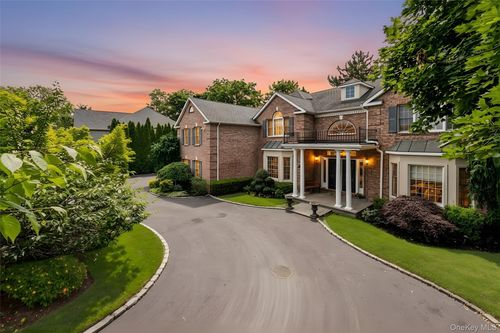 50 Eastwoods Ct, Roslyn, NY, 11576-2417 | Card Image