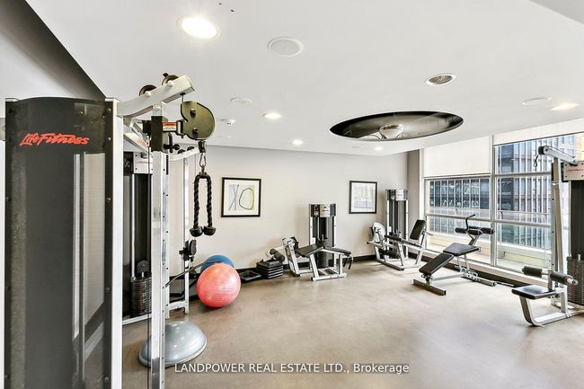 1105 - 11 St Joseph St, Condo with 1 bedrooms, 1 bathrooms and null parking in Toronto ON | Image 20