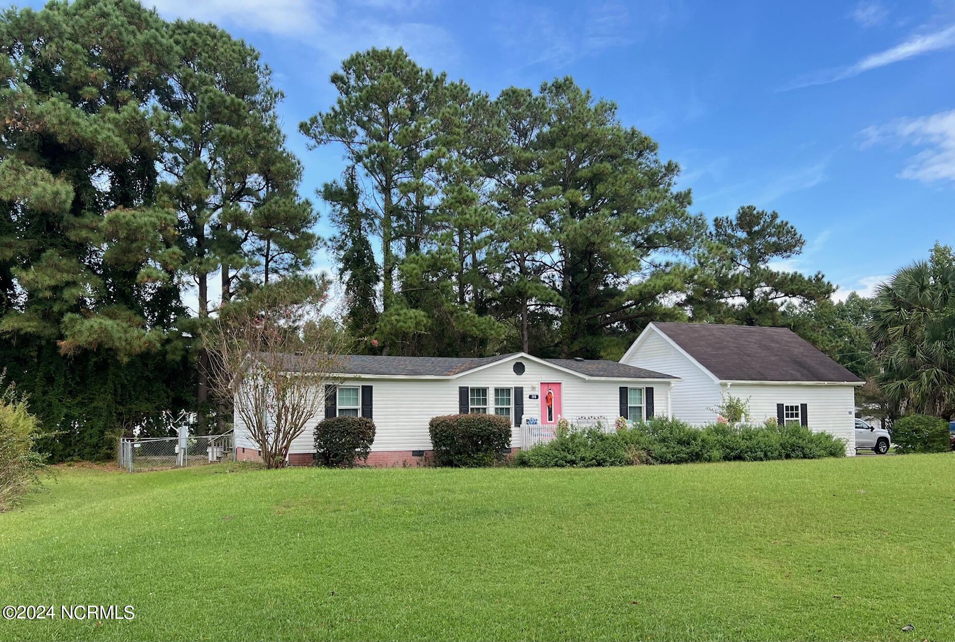 Hatcher Dr, Newport, NC 28570