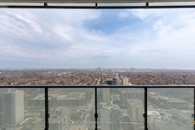 2805 - 185 Roehampton Ave, Condo with 2 bedrooms, 1 bathrooms and null parking in Toronto ON | Image 16