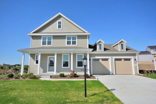 633 Standing Stone Dr, Waukesha, WI, 53189-5660 | Card Image