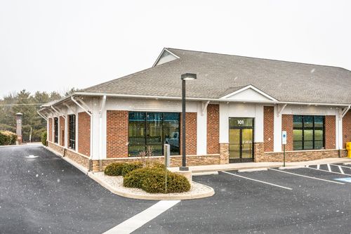 b-16 Gosnell Xing, STAUNTON, VA, 24401-6343 | Card Image