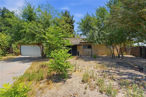 1924 S Tipton Ct, Visalia, CA, 93292-1438 | Card Image