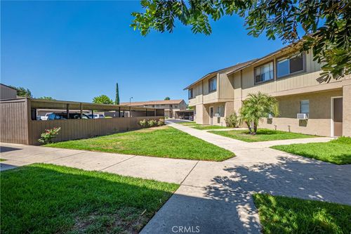 633 New Los Angeles Ave, Moorpark, CA, 93021-1915 | Card Image