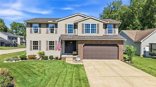 100 Laura Ln, Cortland, OH, 44410-1677 | Card Image