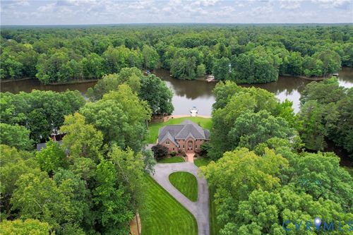 8911 Whistling Swan Rd, Chesterfield, VA, 23838-8938 | Card Image