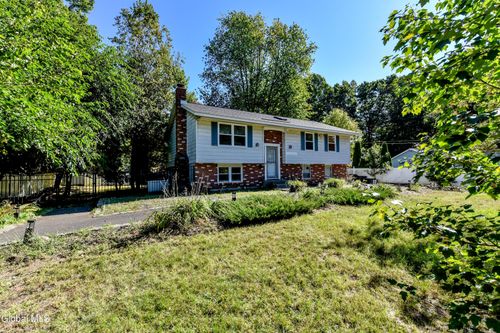 7 Garden Dr, Clifton Park, NY, 12065-4016 | Card Image