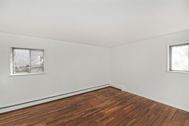 APT-1 - 8 Harbor Hill Rd, Home with 3 bedrooms, 2 bathrooms and null parking in Glen Cove NY | Image 16