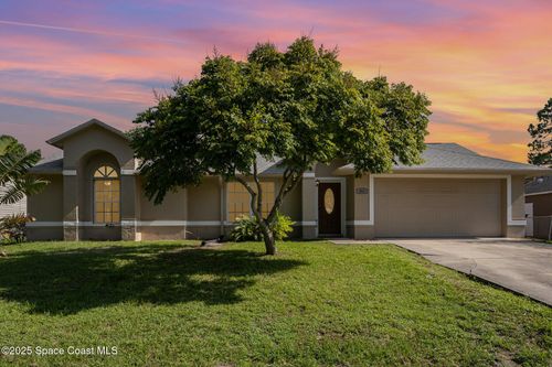 866 Lynbrook St Nw, PALM BAY, FL, 32907-8220 | Card Image