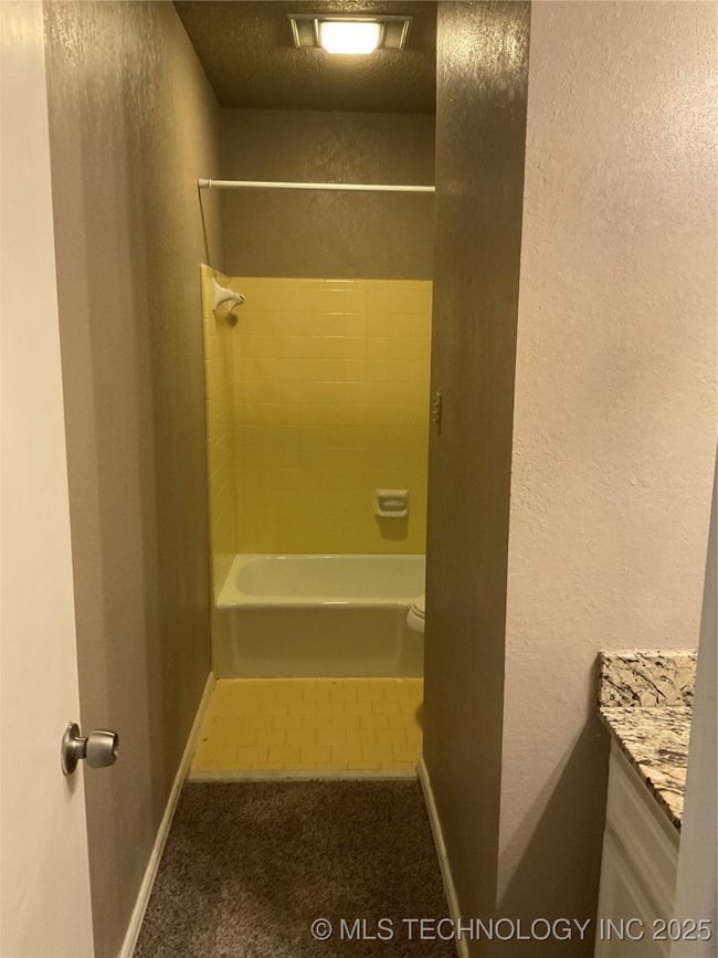 6505 S 81st East East Place, Townhouse with 3 bedrooms, 3 bathrooms and null parking in Tulsa OK | Image 17