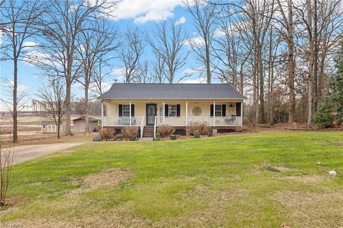 69 Lanning Dr, Denton, NC, 27239-8919 | Card Image