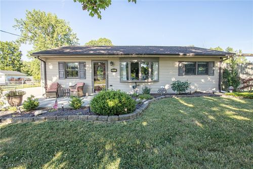 637 East Dr, Brunswick, OH, 44212-2109 | Card Image