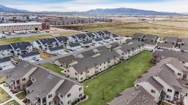 Aerial view with a residential view and a mountain view | Image 23