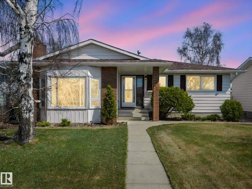 1027 77 St Nw, Edmonton, AB, T6K3G4 | Card Image