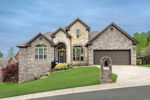 124 Crestview Dr, Maumelle, AR, 72113-5952 | Card Image