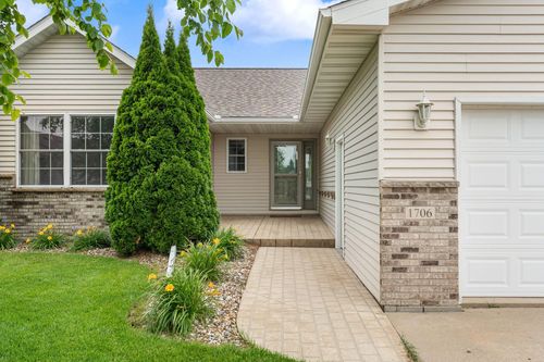 1706 22nd Ave Sw, Austin, MN, 55912-1987 | Card Image
