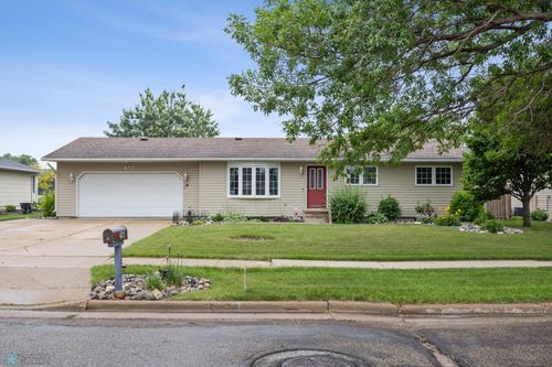 437 10th Ave E, West Fargo, ND, 58078-3027 | Card Image