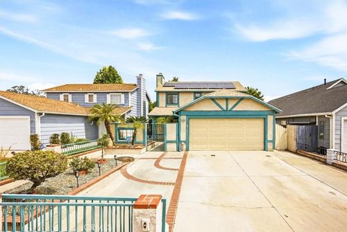 948 Manzanita St, Bloomington, CA, 92316-1576 | Card Image
