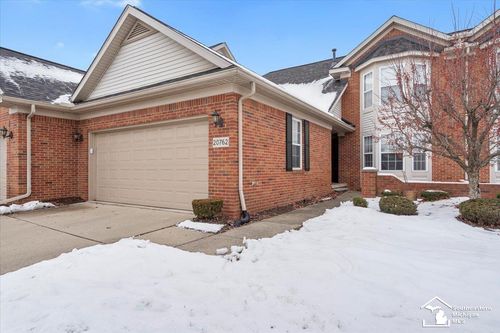 20762 Bishop Dr, Trenton, MI, 48183-7615 | Card Image