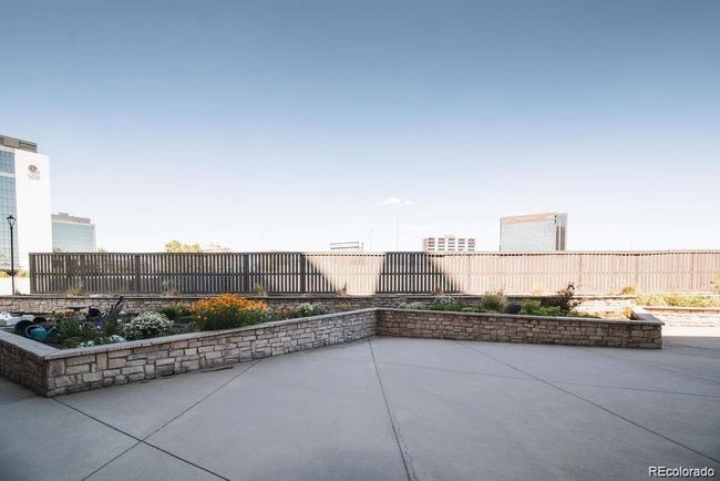 Lovely communal courtyard | Image 13