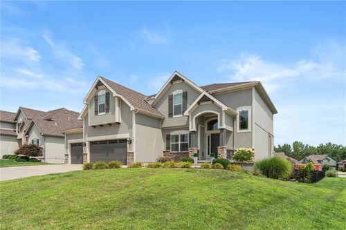 4427 Nw Sienna Rdg, Riverside, MO, 64150-9503 | Card Image