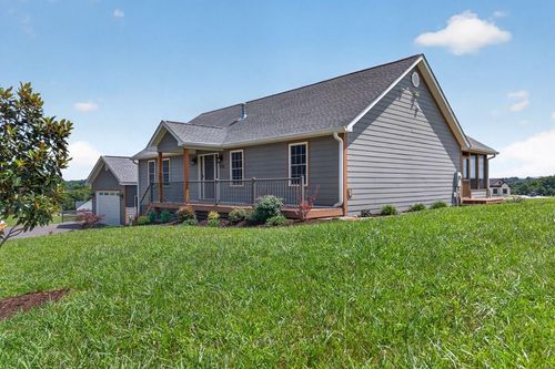 830 Meadowlark, Byrdstown, TN, 38549 | Card Image