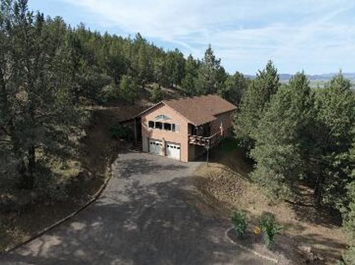 12261 Overland Dr, Klamath Falls, OR, 97603-9508 | Card Image