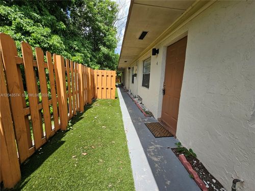 4-4621 Sw 33rd Ave, Fort Lauderdale, FL, 33312-5568 | Card Image